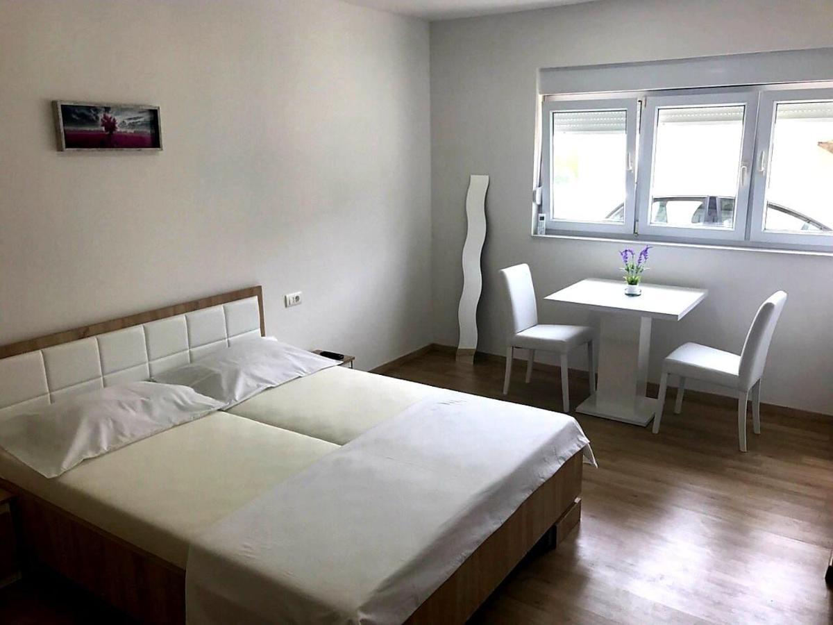Apartmani Maki أوميس المظهر الخارجي الصورة
